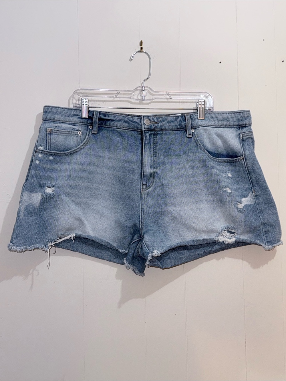Time and Tru High Rise Distressed Denim Cut Off Shorts Size 20 Light Wash